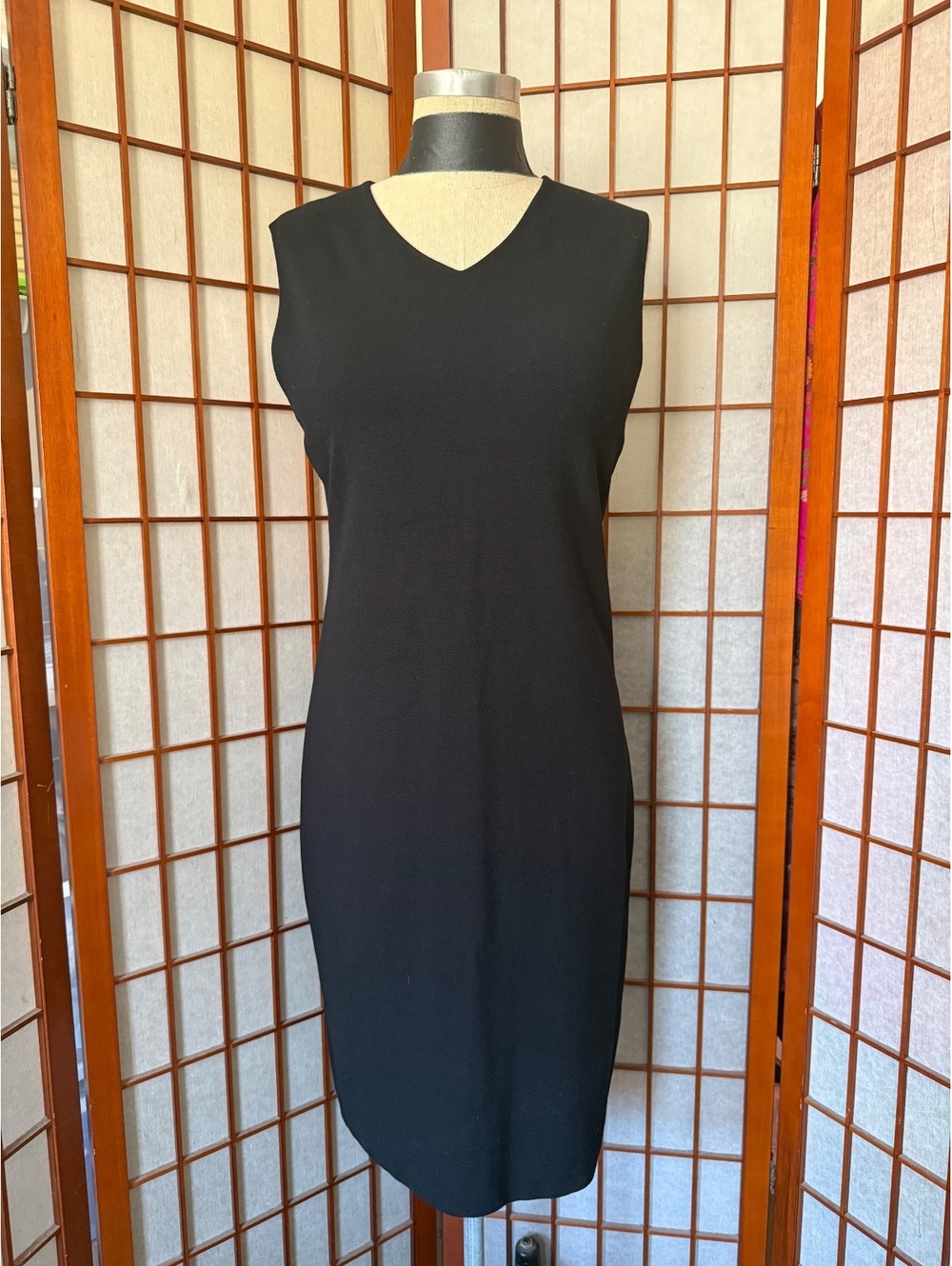 Vince Black Stretch Knit Sheath Dress Sleeveless V-Neck Size 12 Made in USA - Picture 2 of 7